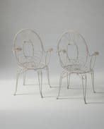 Stoel - Smeedijzer, Metaal - Een paar witte tuinstoelen met, Antiek en Kunst