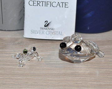 Swarovski - Figure - Baby Frog - 286313 + Frog black eyes -