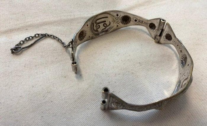 9 kt. - Zilver, Geel goud - Armband - rigide gearticuleerde, Antiek en Kunst, Kunst | Niet-Westerse kunst