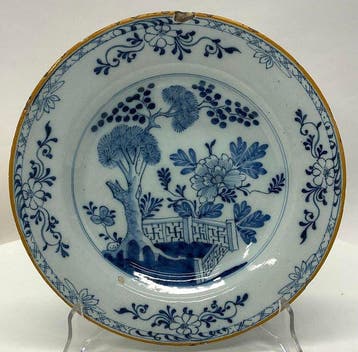 Delfts blauw bord met Chinees geïnspireerd tuinlandschap –