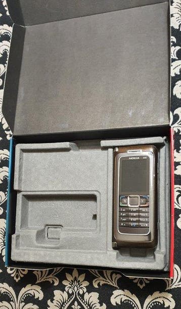 Nokia E90 - Mobiele telefoon - In originele verpakking, Nieuw