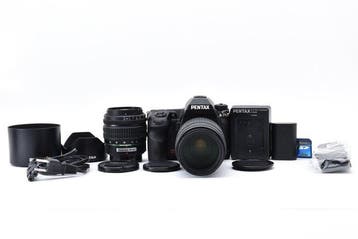Pentax K-5 + DA 3.5-5.6/18-55mm AL + DA L 4-5.8/55-300mm ED, Nieuw