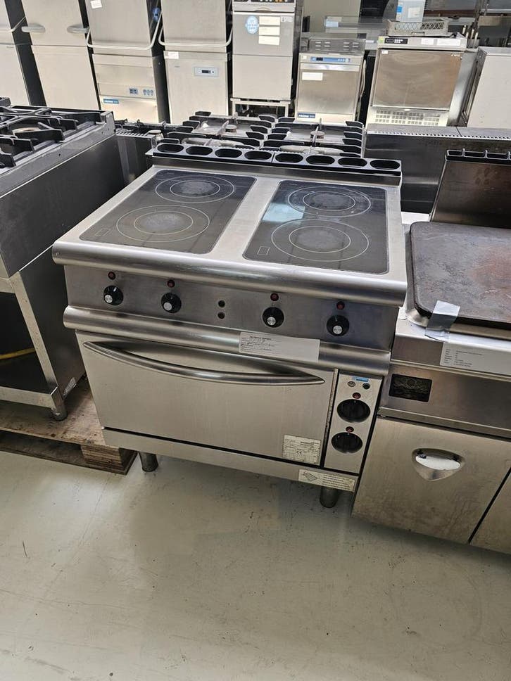 inductie fornuis met oven 73x80x95 lxbxh, Zakelijke goederen, Horeca | Keukenapparatuur, Ophalen of Verzenden