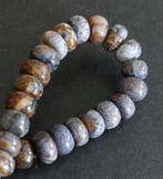 Armband van natuurlijke pietersiet. Stormmotieven in, Verzamelen