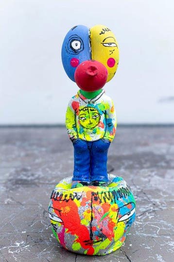 Utopia - Vandal Dog Balloon and Bubbles