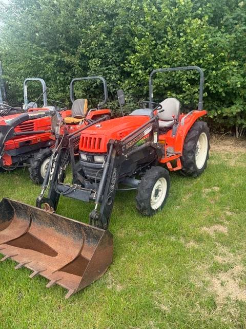 zware sterke hitachi ntx271 met afneembare voorlader, Articles professionnels, Agriculture | Tracteurs, Enlèvement