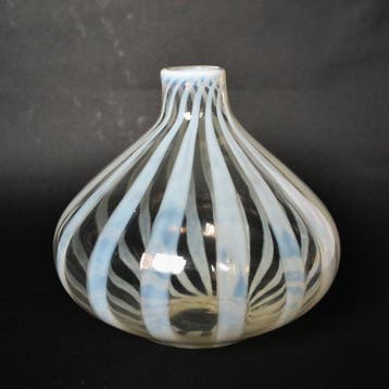 Attr. to James Powell & Sons - Vaas - Glas