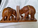 Vintage pareja elefantes realizado artesanalmente en madera