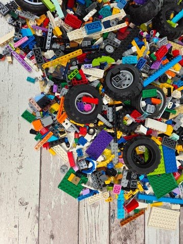Lego Pièces - Partij lego in soorten en kleuren 4 kg.