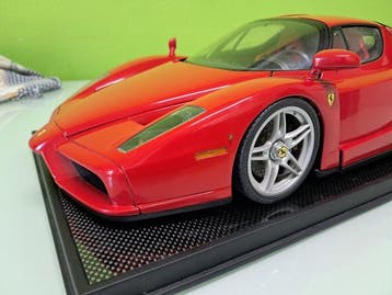Ferrari ENZO De Agostini 1:10 - Voiture de sport miniature -
