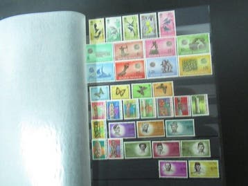 Indonésie 1948/2000 - Collection Indonésie dans un stockbook, Gestempeld