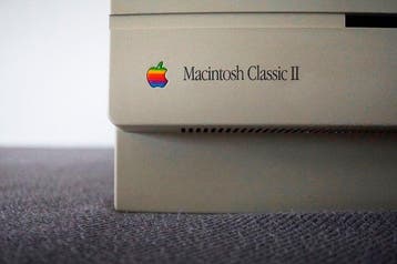 Apple re-capped CLASSIC II bundle (35-years Anniversary) -