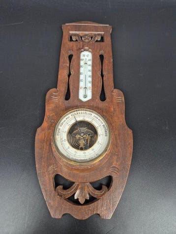Antikes Holz-Barometer – Nostalgisches Design mit