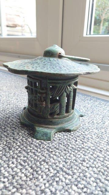Japanse pagode lantaarn - IJzer (gegoten) - Japan - 20e eeuw