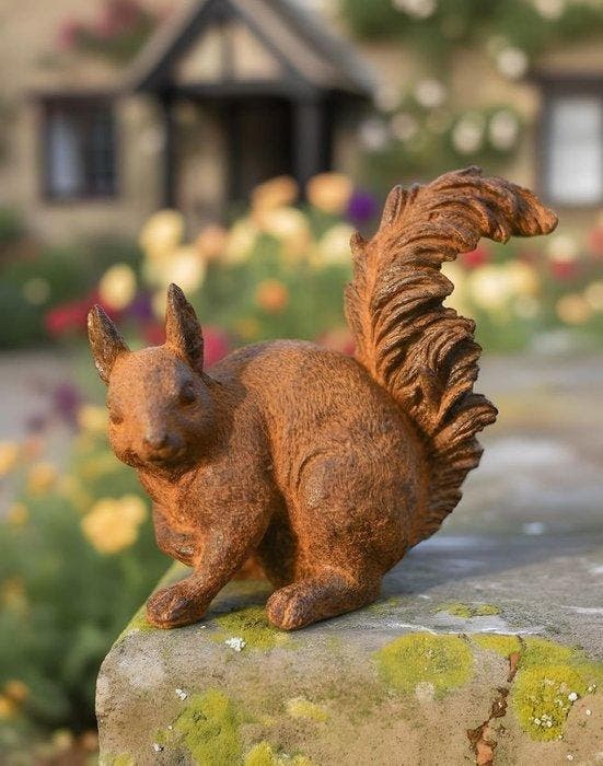 Beeld, No Reserve Price- Rustic Cast Iron Red Squirrel, Antiquités & Art, Curiosités & Brocante