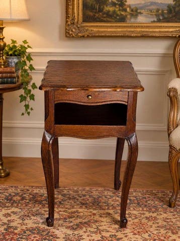 Nachtkastje - • Nachtkastje in Louis XV-stijl van massief, Antiek en Kunst