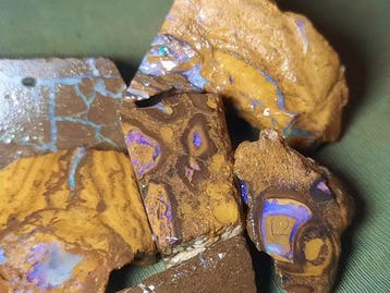 199,5 ct - Gros lot de 9 opales Boulder australiennes -
