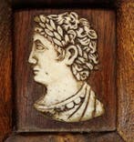 Oud-Romeins - Profiel van een Romeinse keizer uit bot