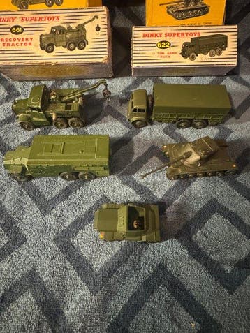 Dinky Toys 1:18 - Modelauto (5) - Veículos militares -