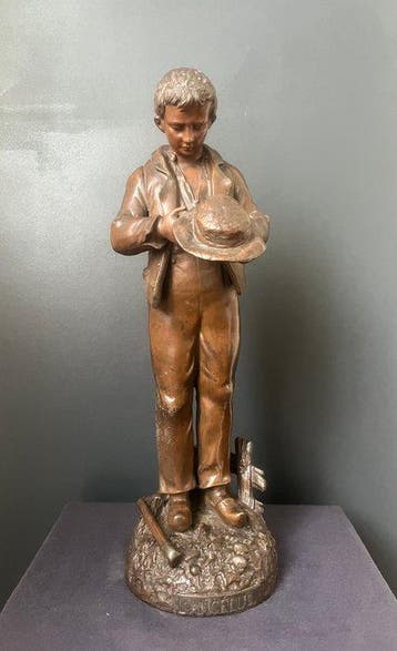 Figuur - L’angelus - man in biddende houding - naar