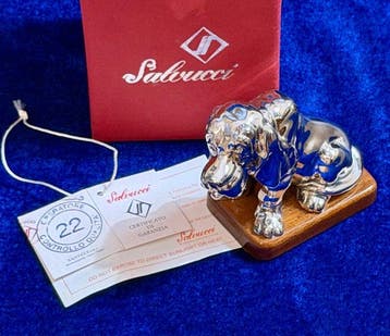 Salvucci - Beeldje - Salvucci Hound Dog on wooden base -