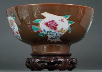 Yongzheng (1723-1735) - Kom - Peonies, Lotus and