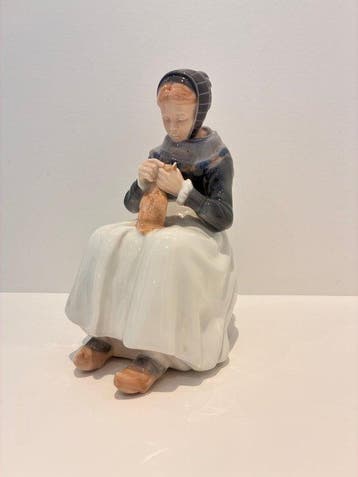 Royal Copenhagen - Figuur - Beautiful Vintage Royal