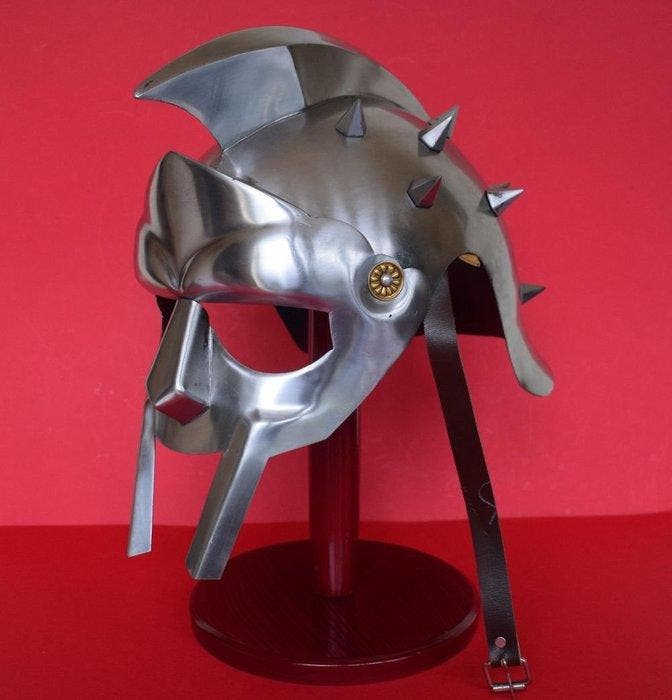 RUSSELL CROWS GLADIATOR HELMET from the 2000 movie, Verzamelen, Film en Tv
