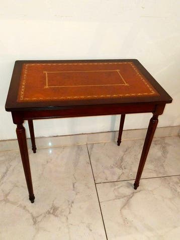 Englistischer Beistelltisch mit Lederauflage - Bijzettafel -