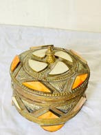 Ancien coffret décoratif , médiévaux 1900 , oriental ,