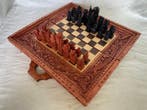 Tablero y figuras y damas de madera balinesa tallado, Antiek en Kunst