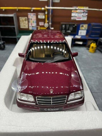 Norev 1:18 - Modelauto - Mercedes C-Class W202 (1993)