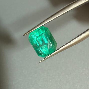 Zonder minimumprijs Smaragd - 1.64 ct - International, Bijoux, Sacs & Beauté, Pierres précieuses