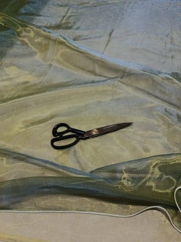 Spettacolare Taglio di Tessuto Organza Cangiante Made in