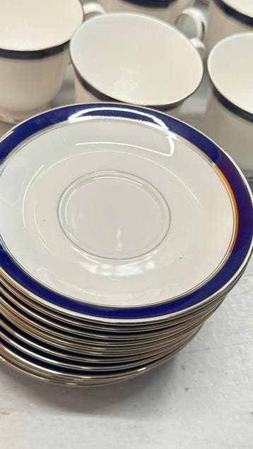 Royal Worcester - Koffie- en theeservies (26) - Porselein -