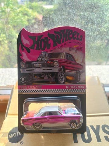 Hot Wheels 1:64 - Model sportwagen - 66 Super Nova, Nieuw