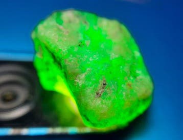 13,9 ct - Onbehandelde Prachtige Smaragd - Ruw- 2.78 g, Verzamelen, Mineralen en Fossielen