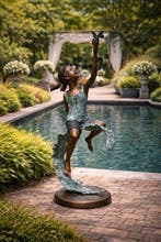 Beeld, Bronze - Girl with Butterfly - 114.5 cm - Brons -, Antiek en Kunst