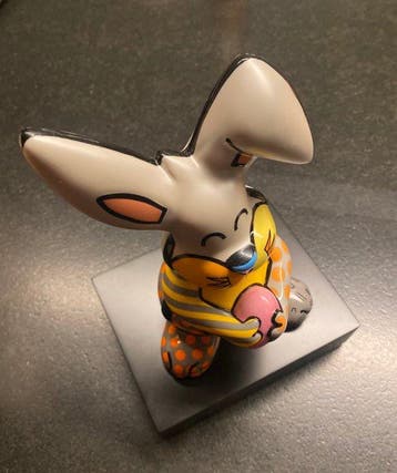 Romero Britto (1963) - Grey Rabbit
