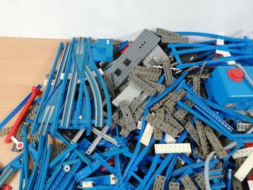 Lego - geen serie - Trein onderdelen +/- 8.30 kilo -