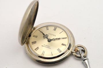 Clyda - France 17 Jewels mechanical pocket watch with chain