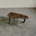 Kruk - Eik - Een met de hand gesneden zitkruk.