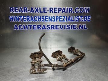 Injectiegedeelte met zes groene injectoren Opel CIH motor., Verzenden, Gebruikt, Opel