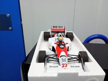 Minichamps 1:18 - Voiture de sport miniature - McLaren Honda