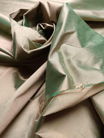 Shantung zijde E 709 1,30 x 5,90 m - Textiel - 590 m - 130 m