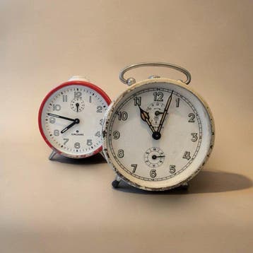 Wekker (2) - Junghans - Industrial Metaal, Staal, Messing -