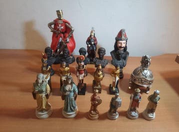 Themacollectie - Prachtige collectie van 20 stuks beeldjes +, Antiek en Kunst