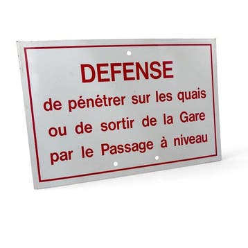 Frans emaille stations bord Défense de pénétrer sur les