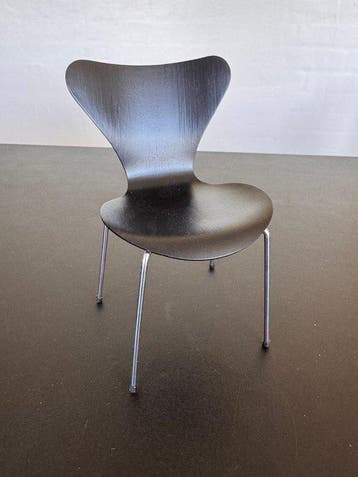 Fritz Hansen - Arne Jacobsen - Chaise - Série Miniature 3107