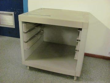Kast, Nieuw in verpakking